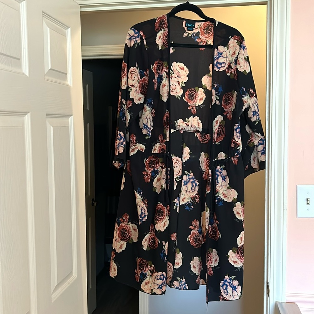 Rue 21+ Floral Duster Size 1X